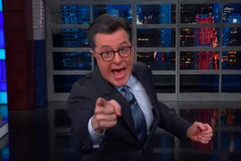 Stephen Colbert Sings ‘Mueller Claus Is Coming to Town’ to Trump, Paul Manafort (Video)
