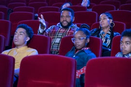 ABC Orders 2 More ‘Black-ish’ Episodes, 1 Extra Apiece for ‘Goldbergs,’ ‘Single Parents,’ ‘Kids Are Alright’