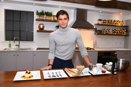 ‘Queer Eye’ Star Antoni Porowski Cooks Up Win in Celebrity Scrabble Tournament