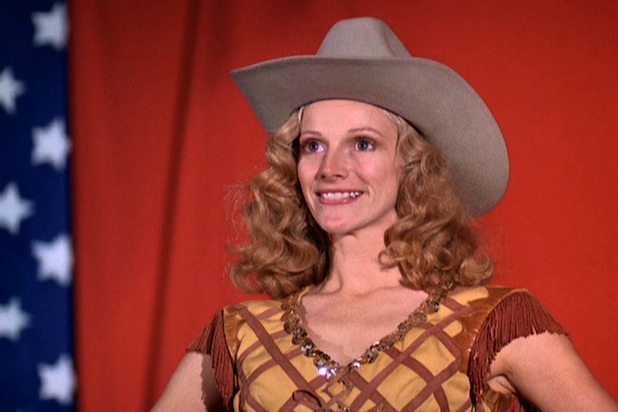 618px x 412px - Sondra Locke Remembered As 'Early Pioneer' for Women in ...