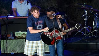 Hootie & the Blowfish Are Getting Back Together (Video)