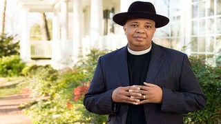 Rev Run Reflects on His Legendary Career, ‘Christmas in Hollis’ and Why He Loves Bruno Mars