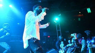 Jussie Smollett Speaks Out at First Performance Since Attack: ‘I’m the Gay Tupac’ (Video)