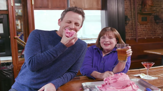 Seth Meyers and ‘Barefoot Contessa’ Ina Garten Get Very Day Drunk – Like, VERY Day Drunk (Video)