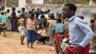‘The Boy Who Harnessed the Wind’ Film Review: Chiwetel Ejiofor Steps Behind Camera for Confident Directorial Debut