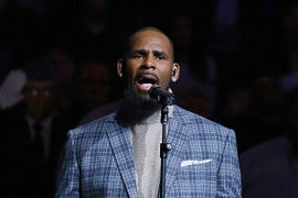 R Kelly Says Lady Gaga Was ‘Not Professional’ When She Apologized for Working With Him (Video)