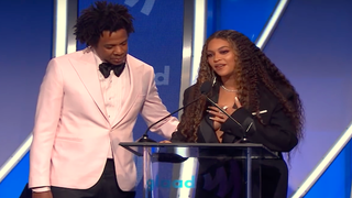 Red Lobster Serves Up Tasteful Response to Beyonce’s GLAAD Shoutout  — and Holds the ‘Bey Biscuits’