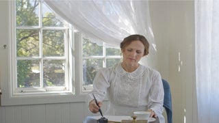 ‘Wild Nights with Emily’ Film Review: Molly Shannon Brilliantly Reimagines Emily Dickinson