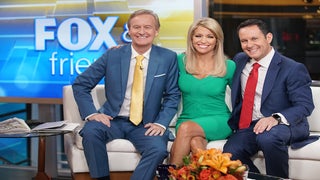 Inside ‘Fox & Friends’ Live Studio Audience, From TSA-Style Security to a Selfie-Snapping Senator