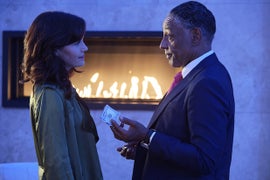 ‘Jett’ Creator and Stars Carla Gugino, Giancarlo Esposito on How Crime Thriller ‘Crosses Paths’ With ‘Pulp Fiction’