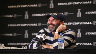Watch Jon Hamm Lose His Mind When St Louis Blues Win Stanley Cup Final Game 4 (Video)