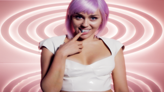 ‘Black Mirror’: Watch the Music Video for Miley Cyrus’ – Er, Ashley O’s – ‘On a Roll’ (Video)