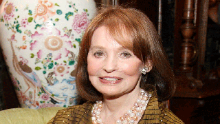 Gloria Vanderbilt, Designer and Mother of CNN’s Anderson Cooper, Dies at 95