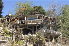 The Anti-‘Citizen Kane’: How Art Beal Built Nitt Witt Ridge, a House Made of Trash in the Shadow of Hearst Castle