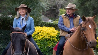 ‘Kominsky Method’ Season 2 First Look Unveils Flirty Jane Seymour, Unrecognizable Paul Reiser (Photos)