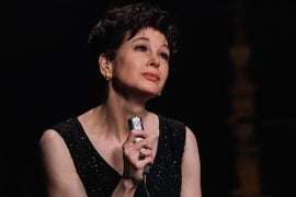 ‘Judy’ Film Review: Renee Zellweger Gets to the Core of Judy Garland’s Tragic Decline