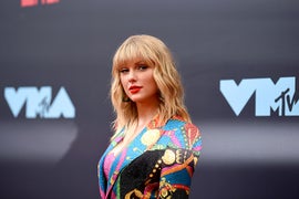 Taylor Swift to Be Honored as Artist of the Decade at 2019 American Music Awards