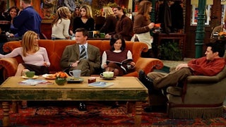 ‘Friends’ 25th Anniversary Fan Photo Op Draws Manhattan Neighborhood Protest