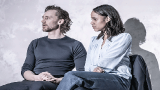 ‘Betrayal’ Broadway Review: Tom Hiddleston Gives a Master Class in Minimalism