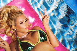 Kim Kardashian Re-Creates Elle Woods’ Harvard Video Essay From ‘Legally Blonde’ For Halloween (Video)