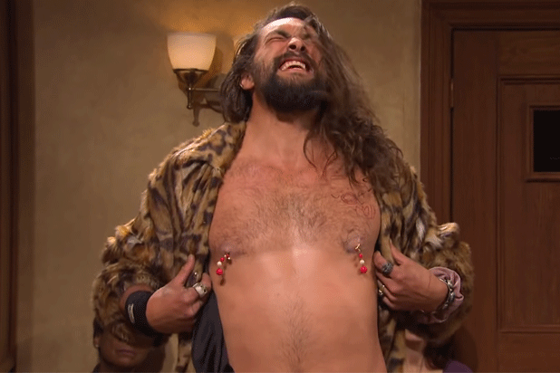 Snl Jason Momoa Flashes Nipple Earrings In Judge Barry