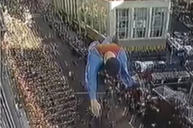 https://www.thewrap.com/wp-content/uploads/2019/11/Superman-Macys-Thanksgiving-Parade-1985.jpg