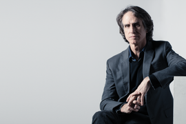 How ‘Bombshell’ Director Jay Roach Tackled ‘Male-Pattern Bulls–‘ at Fox News and Beyond