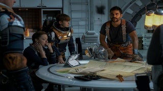 ‘Lost in Space’ Season 2 Trailer Finds Robinson Family Searching for Their Lost Robot (Video)