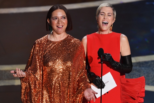 https://www.thewrap.com/wp-content/uploads/2020/02/Maya-Rudolph-Kristen-Wiig.jpg