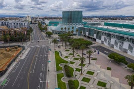 LA’s Convention Center Has Been Converted Into a Federal Field Hospital