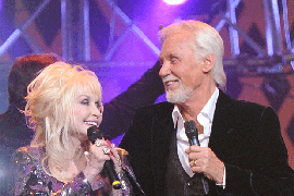 Dolly Parton Offers Tearful Tribute to Kenny Rogers: ‘My Heart Is Broken’ (Video)