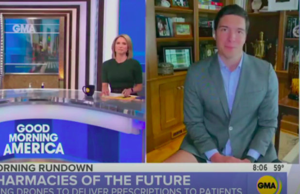 Abc News Reporter Responds After Being Seen Without Pants On Air Hilariously Mortifying