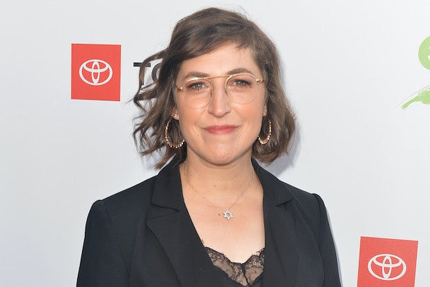 Mayim Bialik Comedy Call Me Kat Ordered To Series At Fox Mayim Bialik Comedy Call Me Kat Ordered To Series At Fox