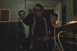 ‘The Vast of Night’ Film Review: Sci-Fi Thriller Feels Like the ’50s – And Like Today