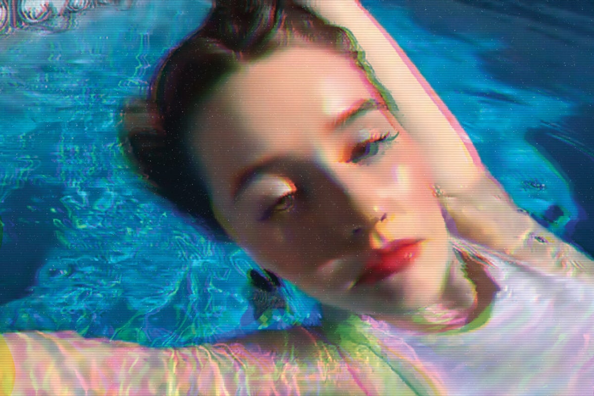 MAGAZINE USE ONLY Kaitlyn Dever
