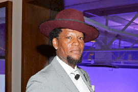 DL Hughley Hospitalized After Collapsing on Stage During Nashville Stand-Up Gig
