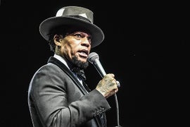 DL Hughley to Star in Cedric the Entertainer-Produced Comedy ‘Johnson’ at Bounce TV