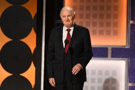 Alan Alda Blasts Trump’s Pandemic Response: ‘You Can’t Vote If You’re Dead’