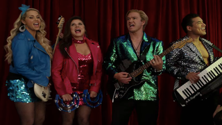 Zack and Kelly – and Zack Attack – Are Back at Bayside in Peacock’s ‘Saved by the Bell’ Trailer (Video)