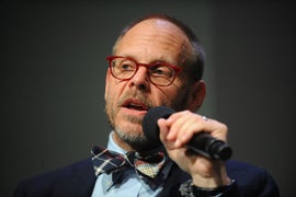 Alton Brown Says He Votes Republican (But Hates Trump) and Folks Are Still Upset