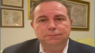 Newsmax CEO Chris Ruddy Thinks His Pro-Trump Audience Is ‘Stupid,’ NY Times Columnist Says