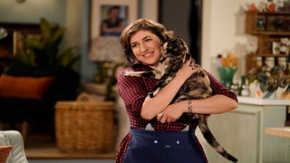 ‘Call Me Kat’ Trailer: Mayim Bialik Opens a Cat Café and Breaks the 4th Wall (Video)