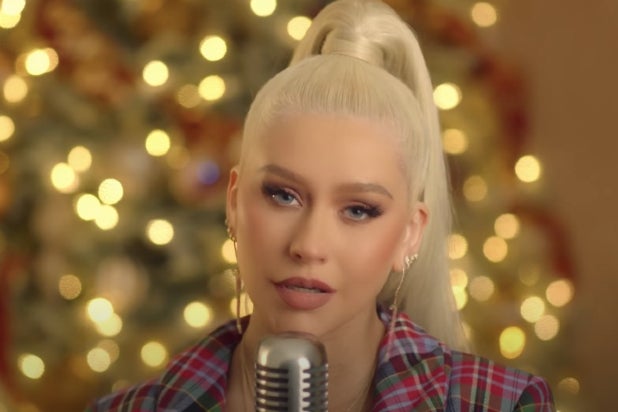 The christmas song christina aguilera karaoke