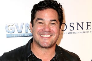 dean cain to host family film awards