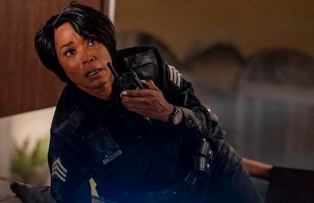 9 1 1 Showrunner On Athena S Literal Cliffhanger Maddie And Chimney S Covid Pregnancy Problems