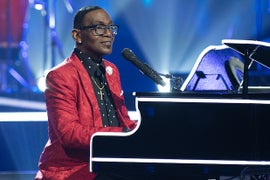 Fox’s ‘Name That Tune’ Band Leader Randy Jackson Teaches Us How to Name That Tune