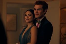 ‘Riverdale’: How Veronica Finally Found Out About Archie and Betty – During Senior Prom