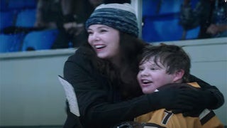 ‘Mighty Ducks: Game Changers’ Trailer: Lauren Graham Starts a Hockey Team (Video)