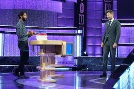 Joel McHale’s ‘Card Sharks’ Soars in Ratings Without NFL Competition