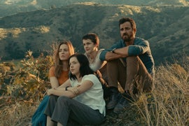 ‘Mosquito Coast’ Trailer: Justin Theroux’s Family Is On the Run, but He Tells Them It’s an Adventure (Video)